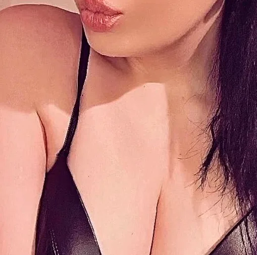 Aroa, 27 años